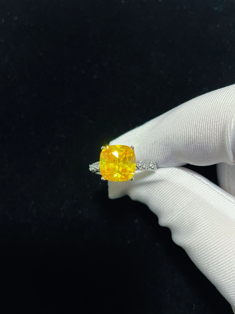 爱丽丝-轻奢高定奢藏版金色宝石戒指702