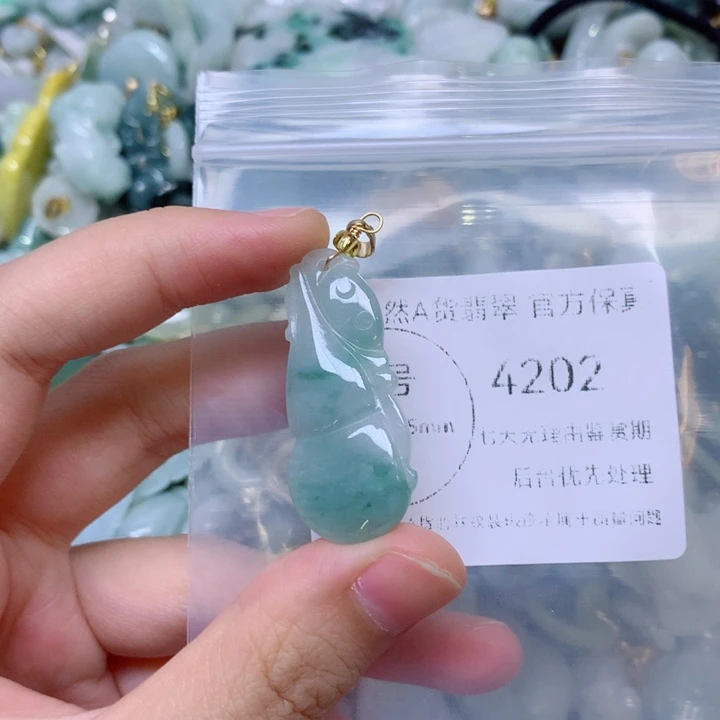 吊坠(不含链)未镶嵌翡翠