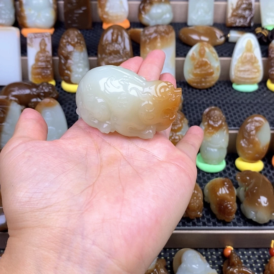 福***林和田玉未镶嵌颈饰
