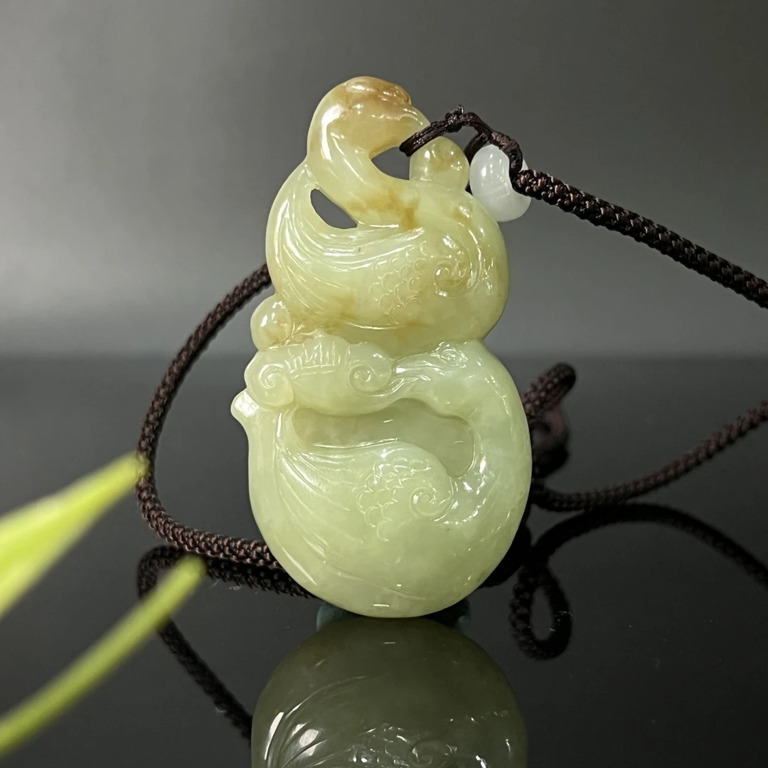 1124GC6667和田玉挂件