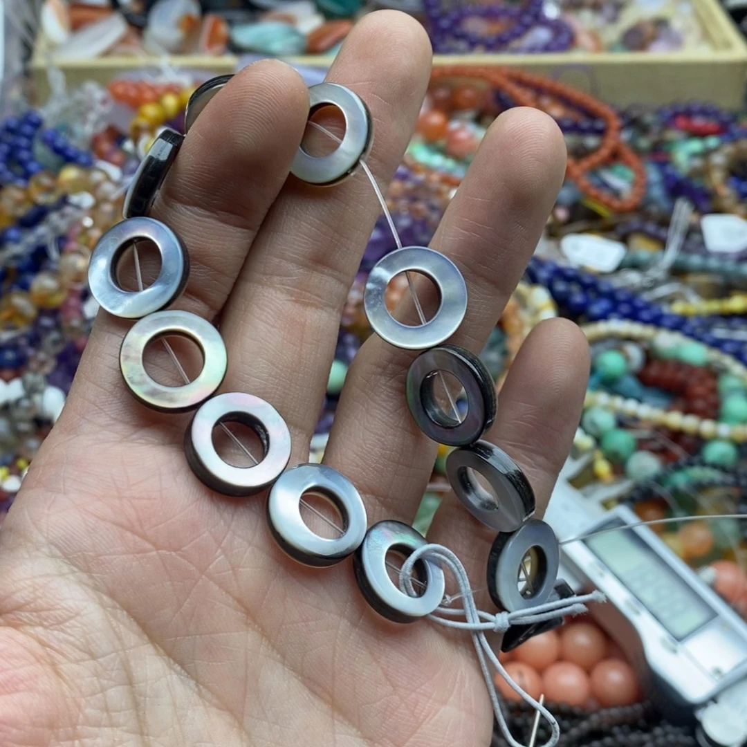 玛瑙/玉髓未镶嵌珠宝半成品六个天然黑蝶贝甜甜圈