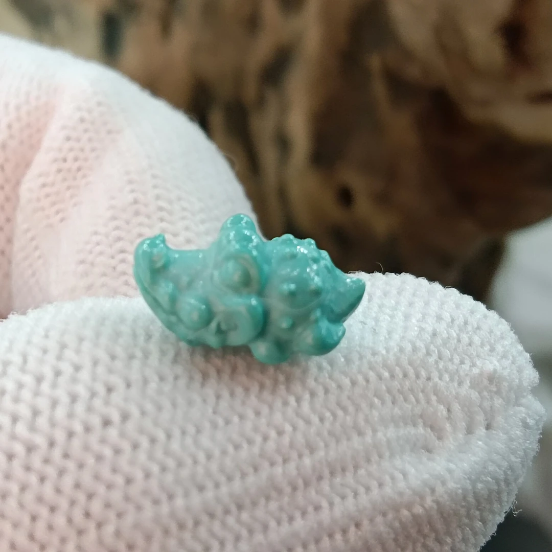 原矿绿松石高瓷精雕鳄鱼