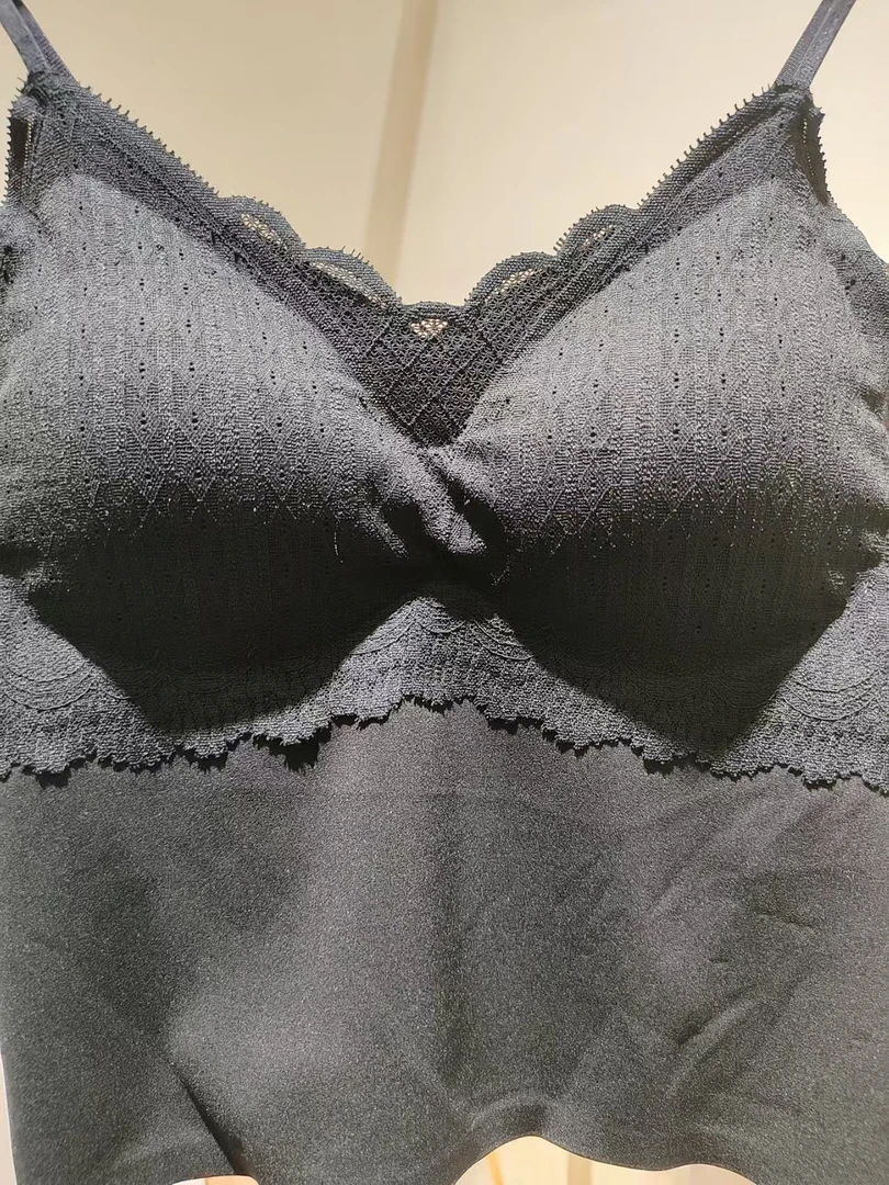 A06 蕾丝花边小吊带背心打底衫内搭春夏带胸垫美背内衣一体