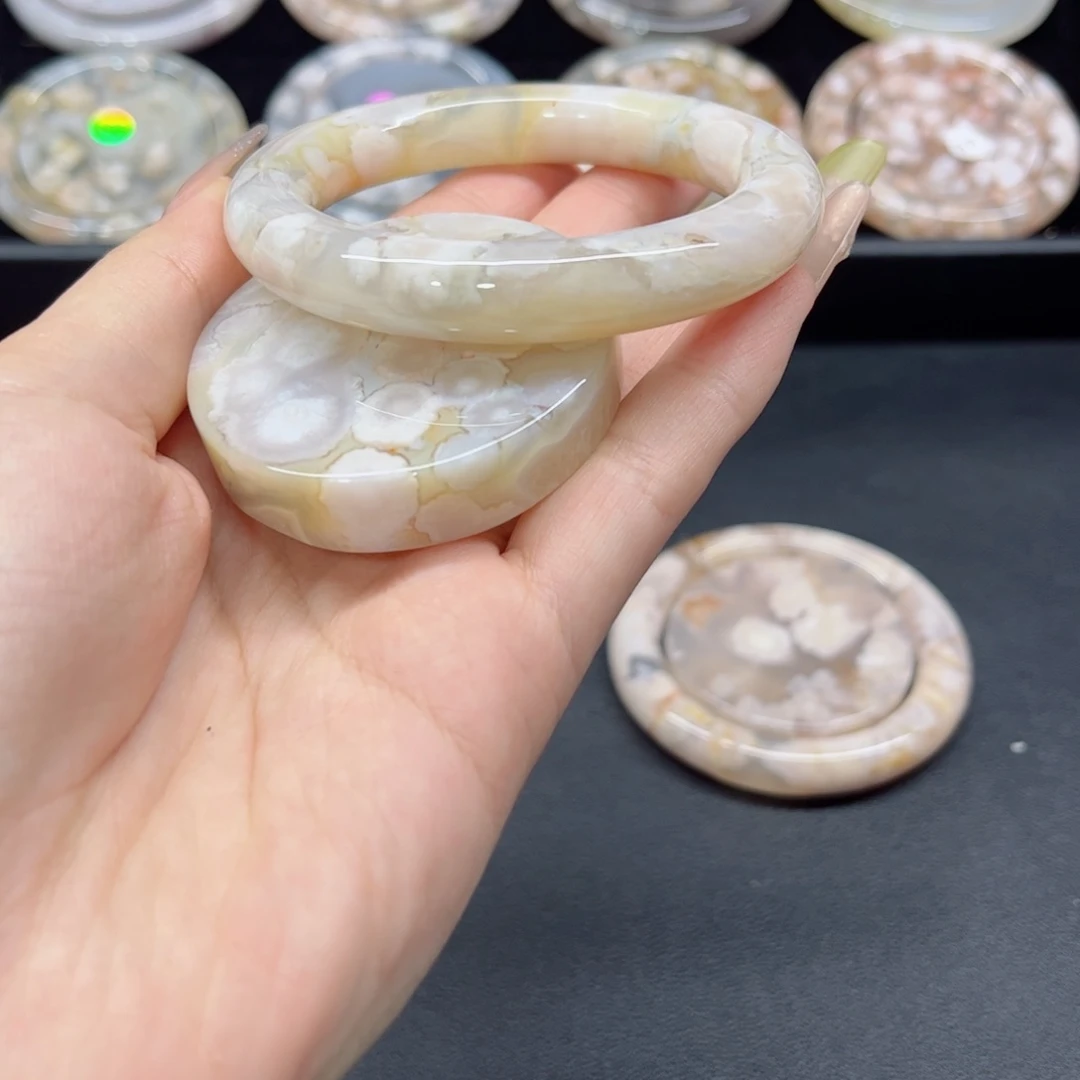 玛瑙/玉髓手镯未镶嵌5253