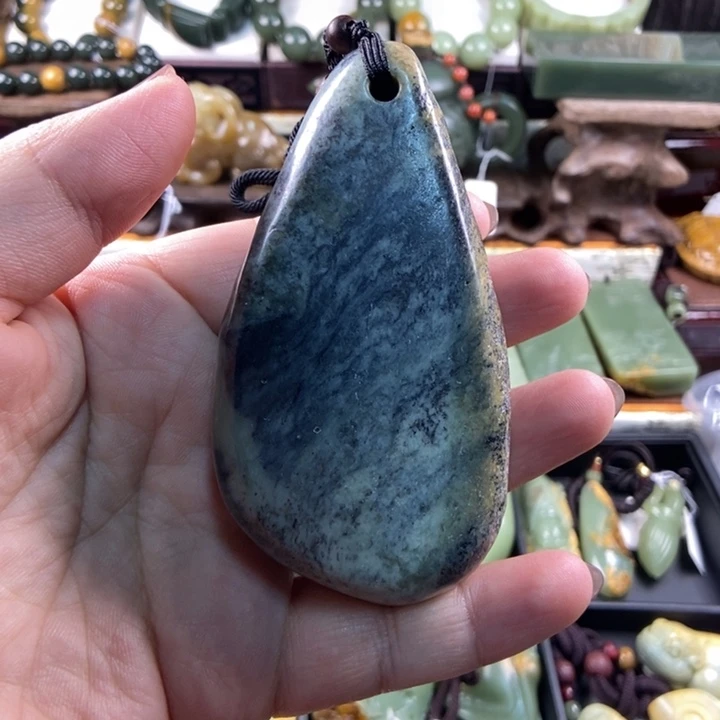 未镶嵌岫岩河磨玉（透闪石质玉）把件B****X