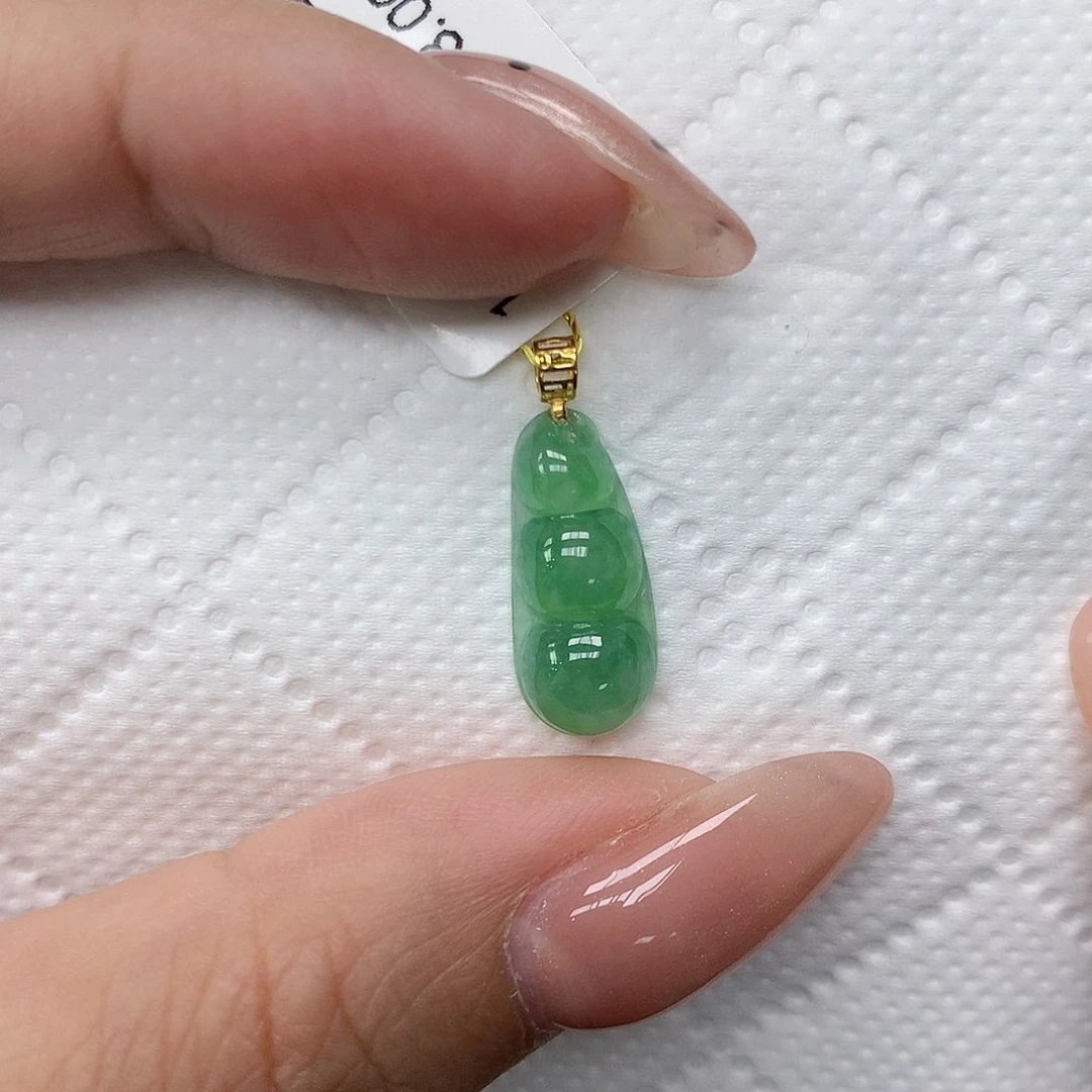 颈饰18K金镶嵌翡翠