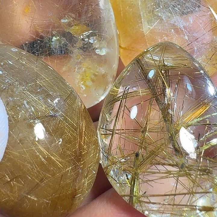 苏***馆未镶嵌颈饰水晶我