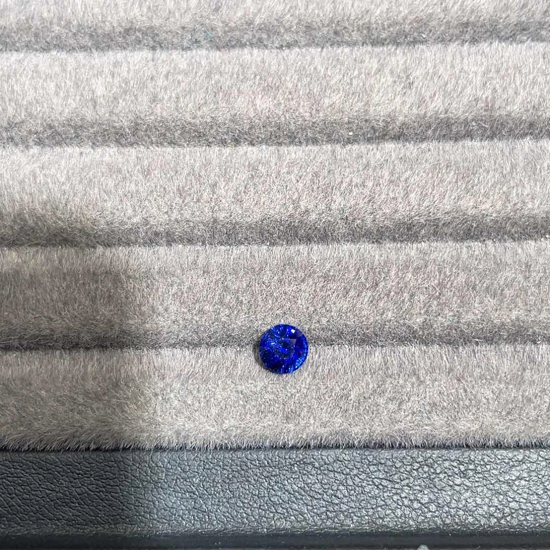 蓝宝石裸石0.92ct无烧皇家蓝吉尔德
