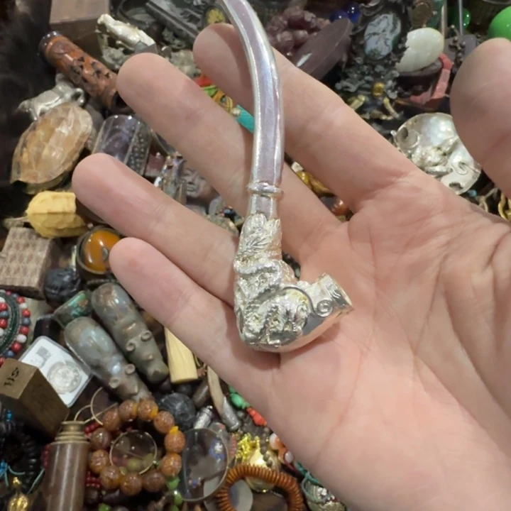 盘青花瓷器小盖子放漏个