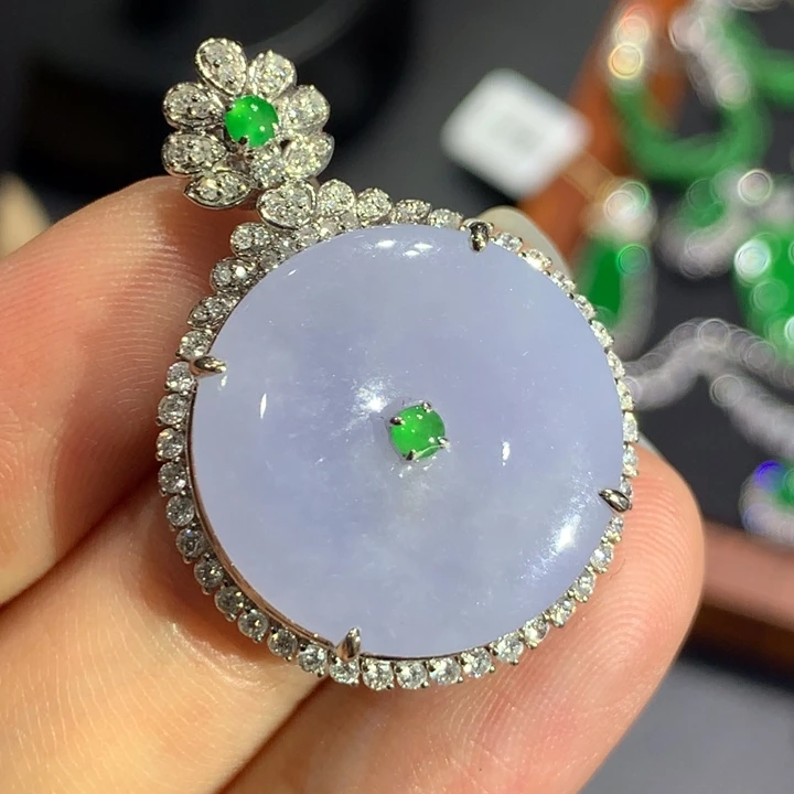 翡翠18K金镶嵌颈饰8、