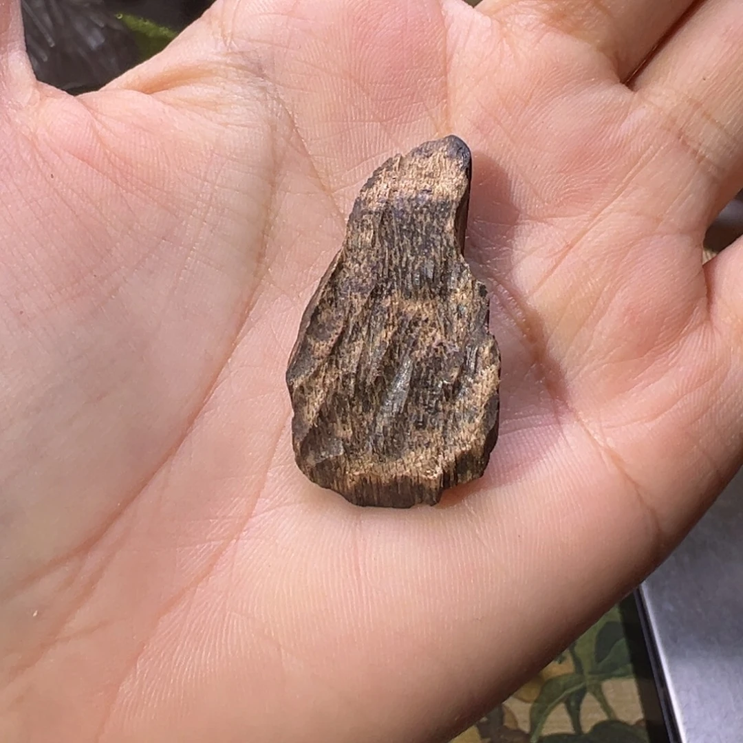 木海南木料大山沉水熟结老包头1.9克