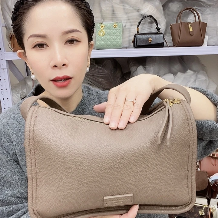 蚕丝小牛剖层皮革PU