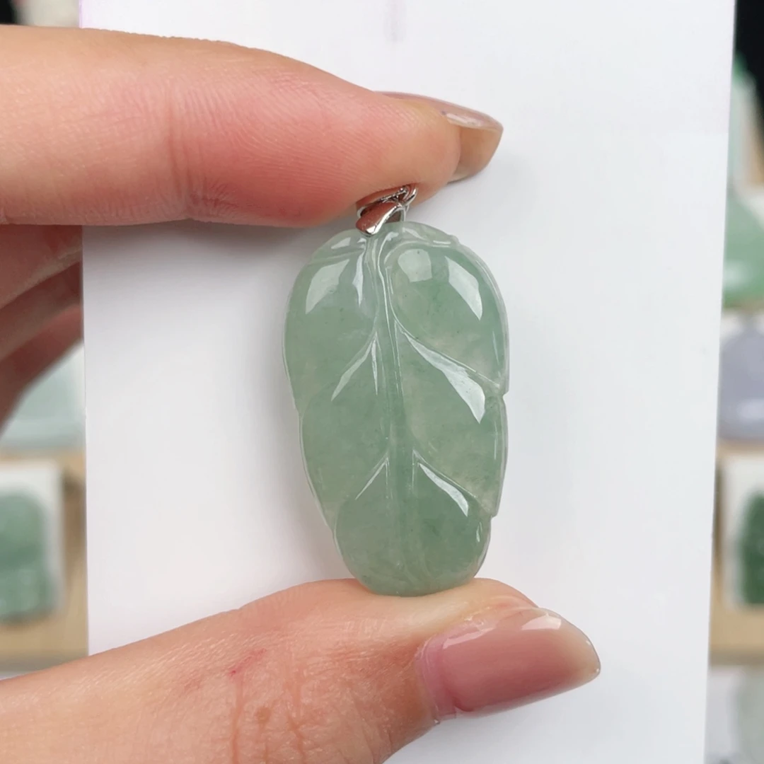 翡翠未镶嵌颈饰叶子