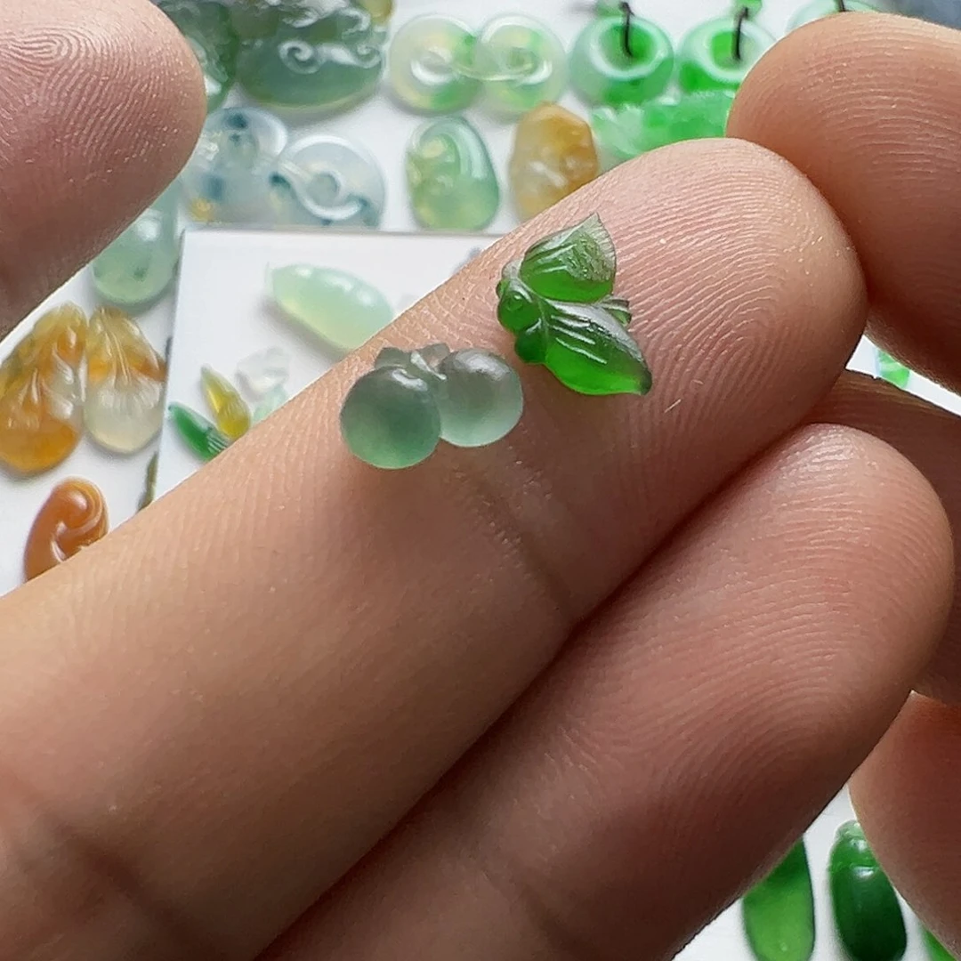 定制翡翠未镶嵌河*豚两个