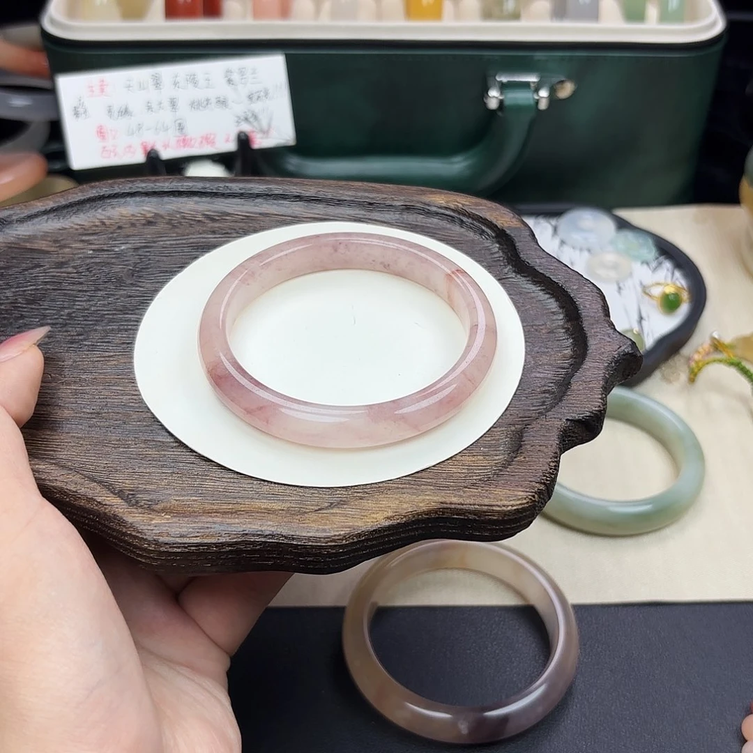 石英质玉未镶嵌手镯