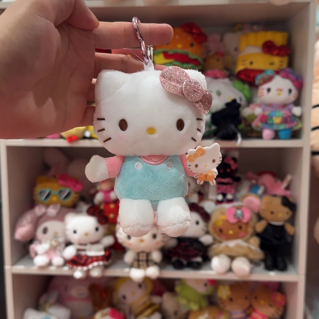 毛绒拿小kt的kt挂件