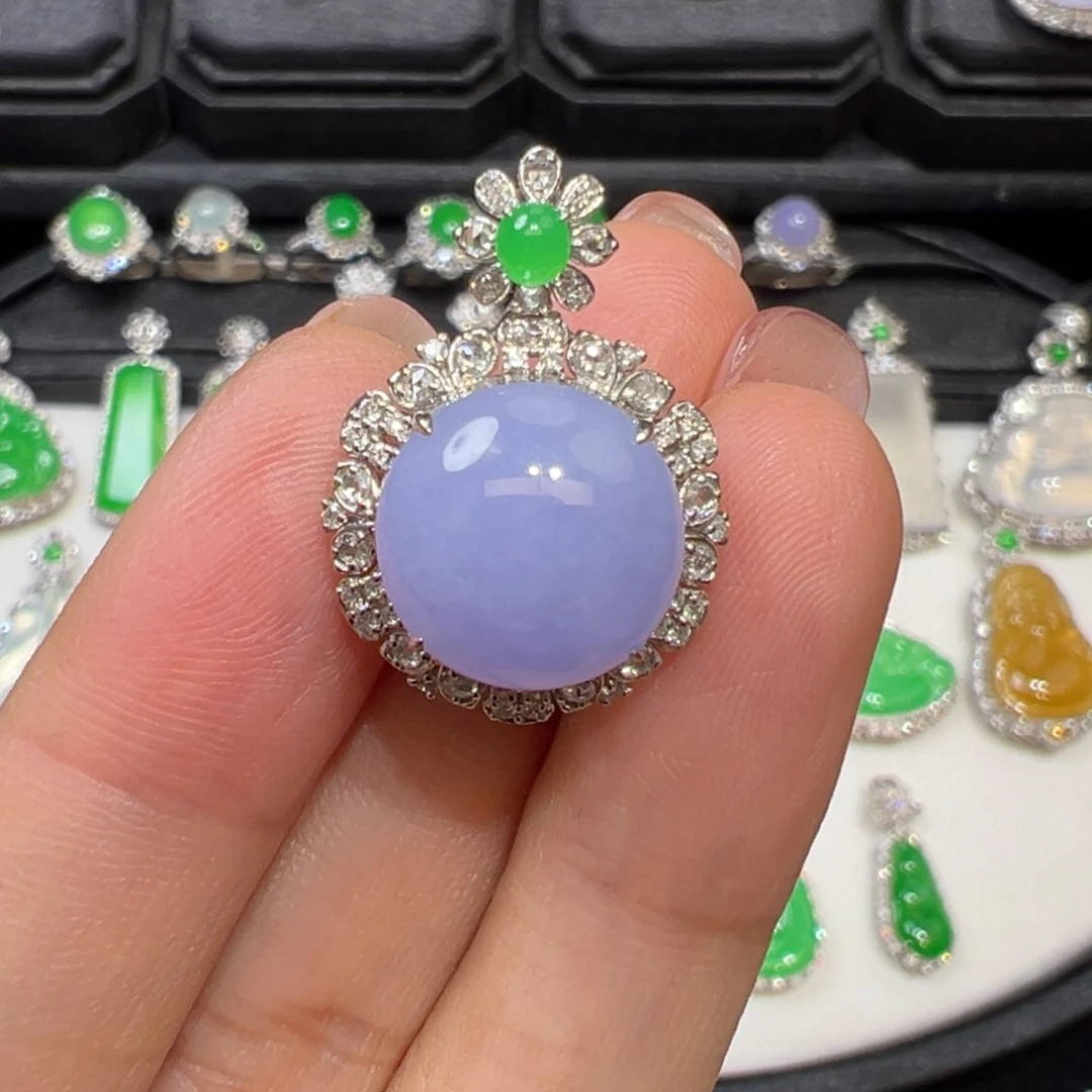 翡翠颈饰18K金镶嵌翡翠