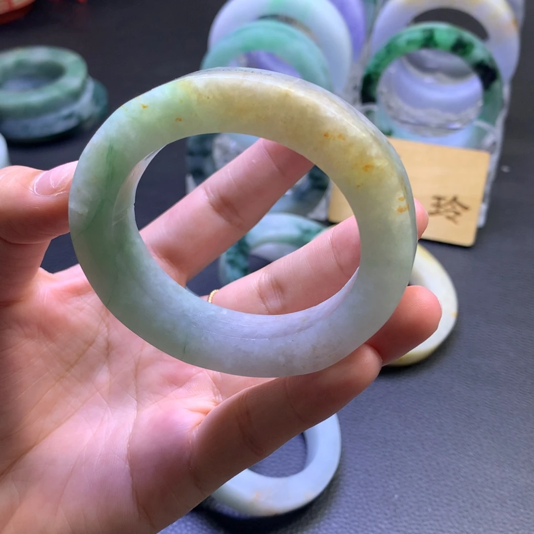 未镶嵌翡翠定制翡翠勇*