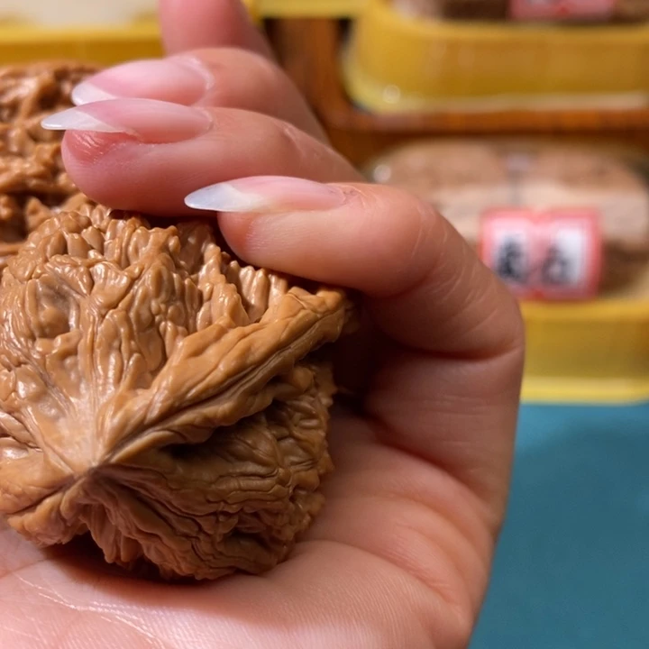 文玩核桃吊坠珍**光虎头王