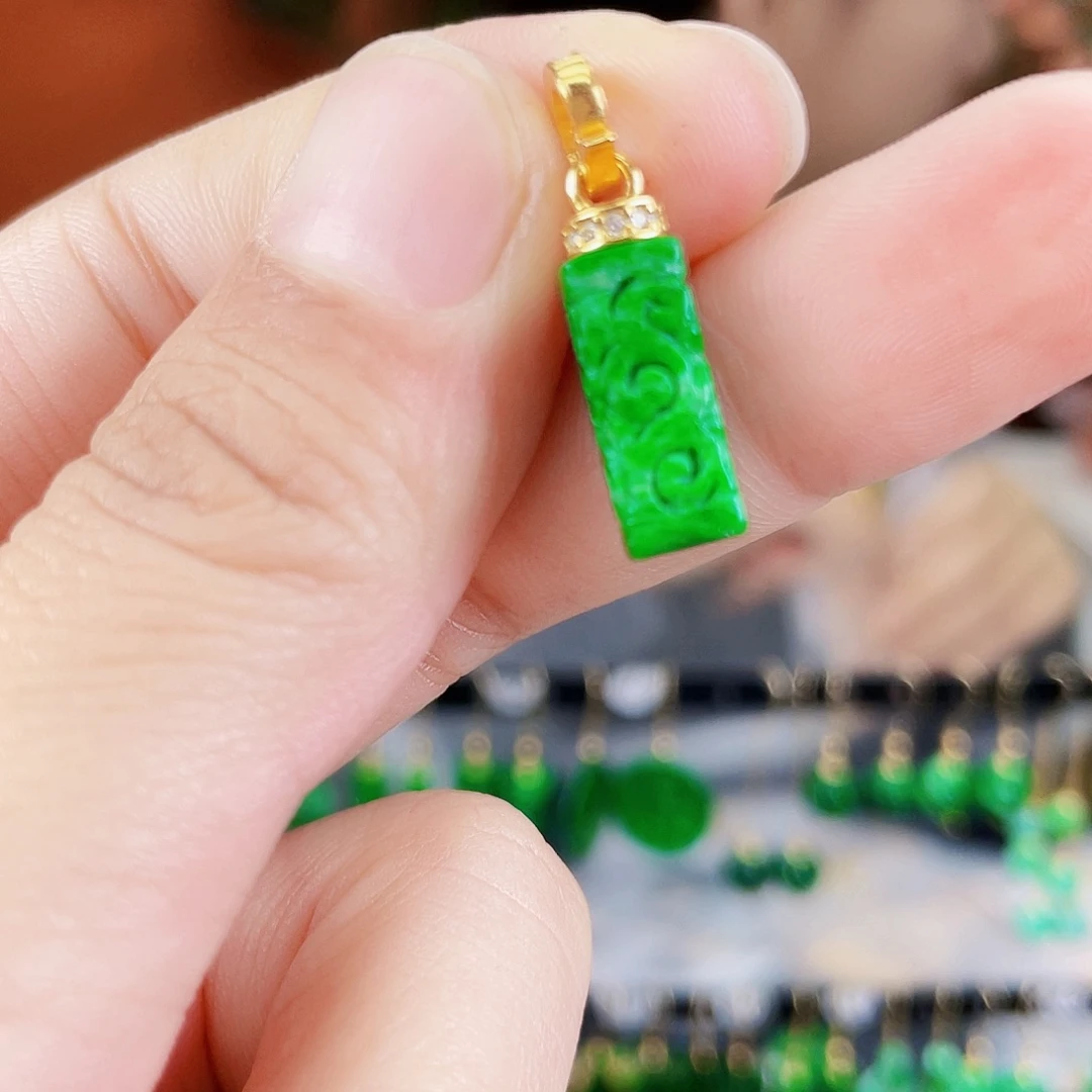 翡翠未镶嵌耳饰饰品