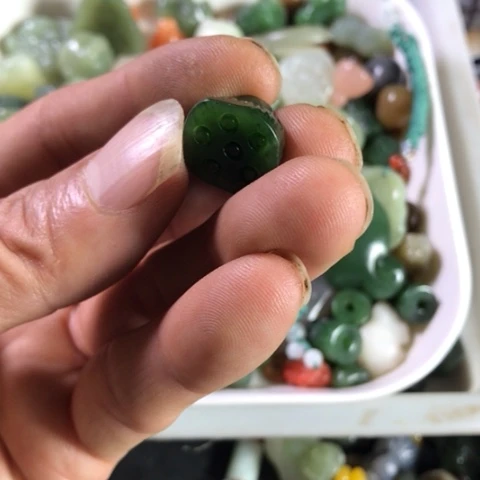 手链未镶嵌和田玉（糖玉）卡**卡