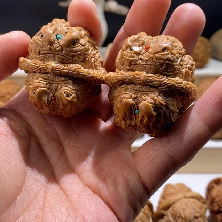 苏***.把件文玩核桃纯手工雕刻文玩核桃