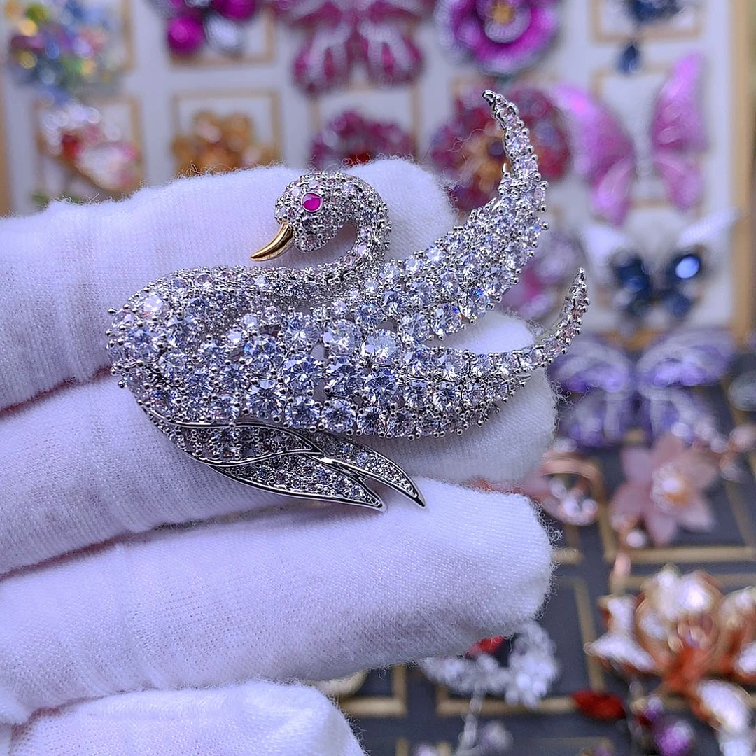 合成立方氧化锆铜胸针胸花