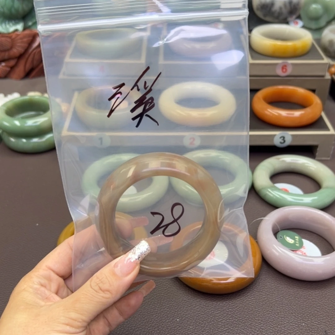 石英质玉手镯未镶嵌溪