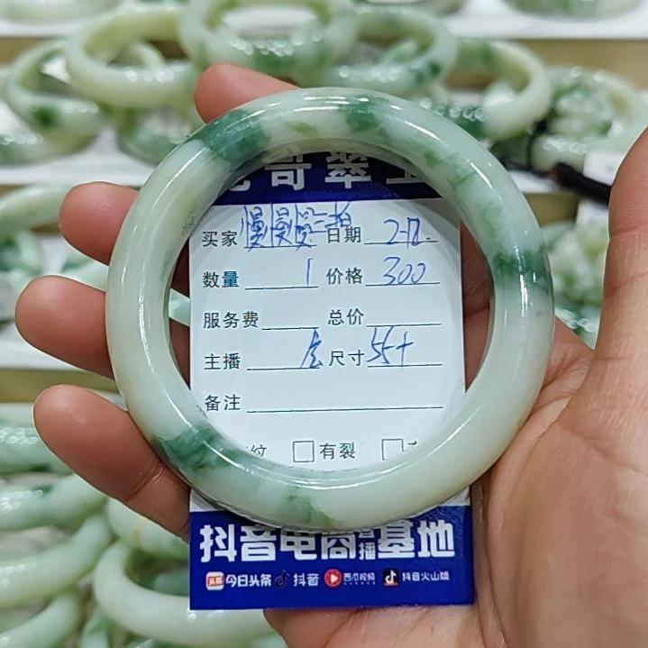 透闪石-蛇纹石玉手镯未镶嵌慢***拍