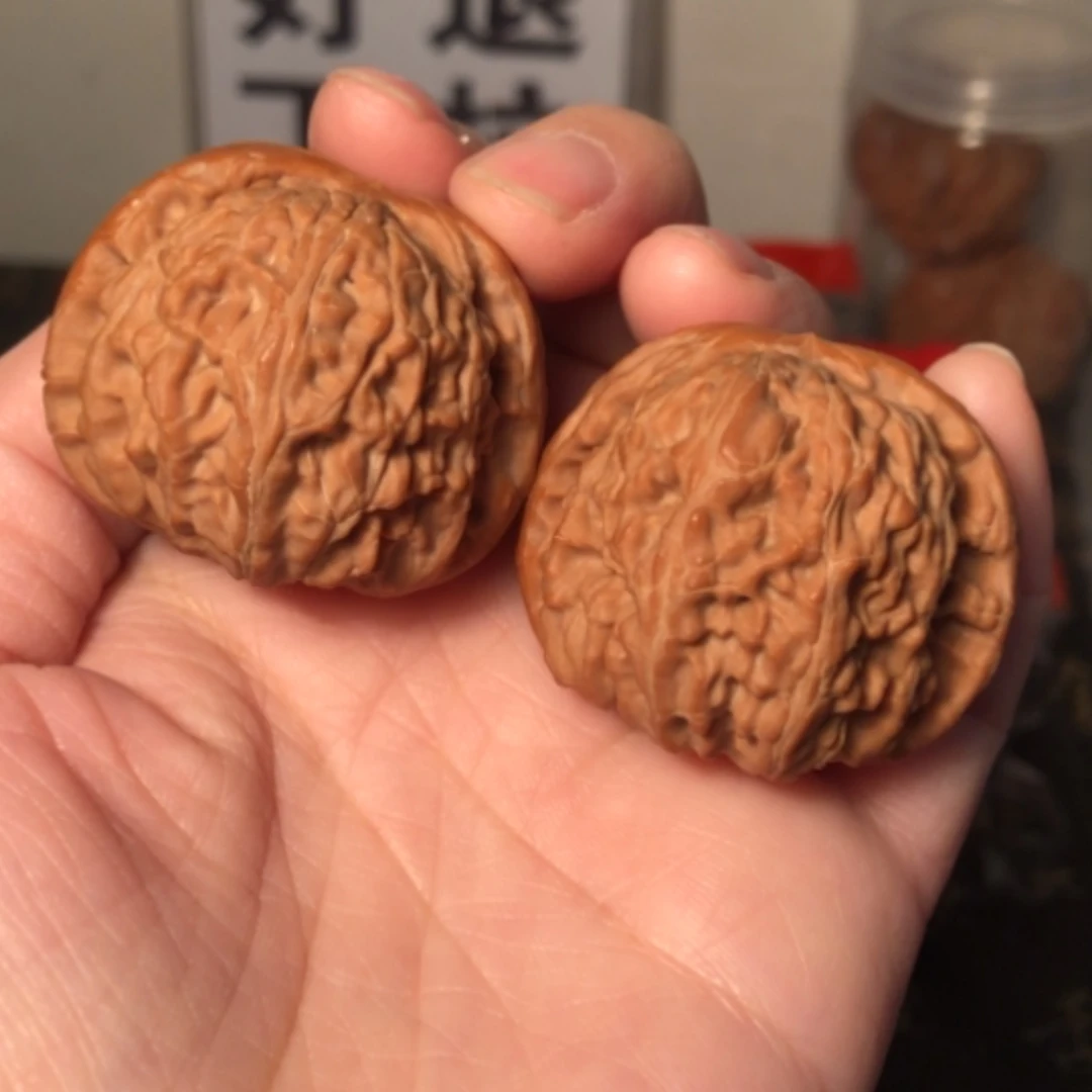【闪购商品】文玩核桃把件白狮子39.5