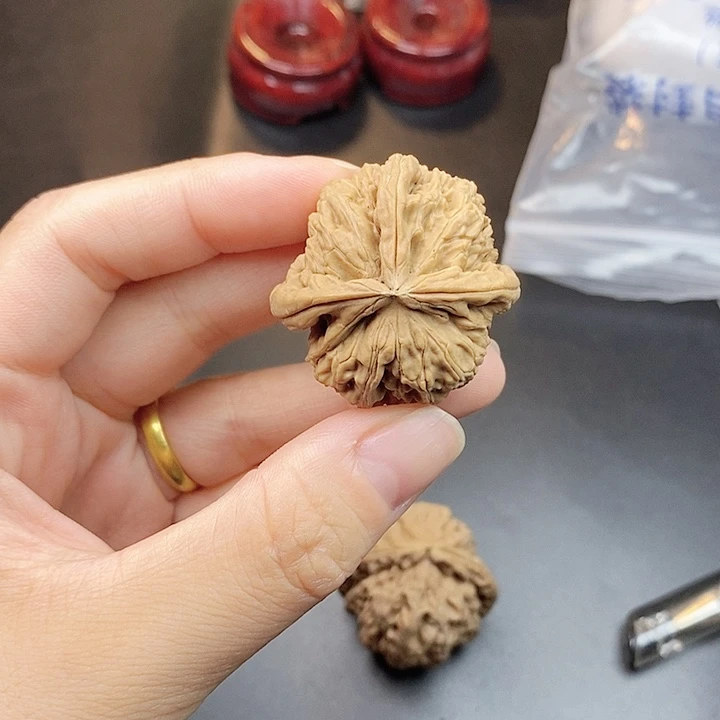 一***秋文玩核桃吊坠瑕疵单只不退不换