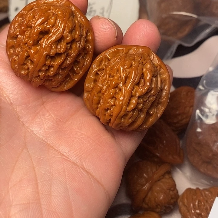 陈***浩文玩核桃把件四36