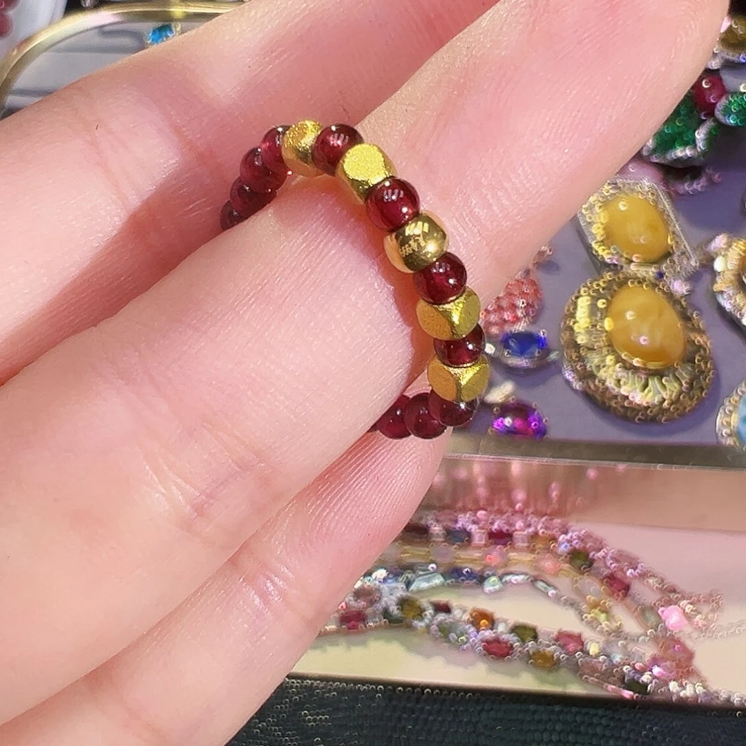 足金镶嵌戒指石榴石
