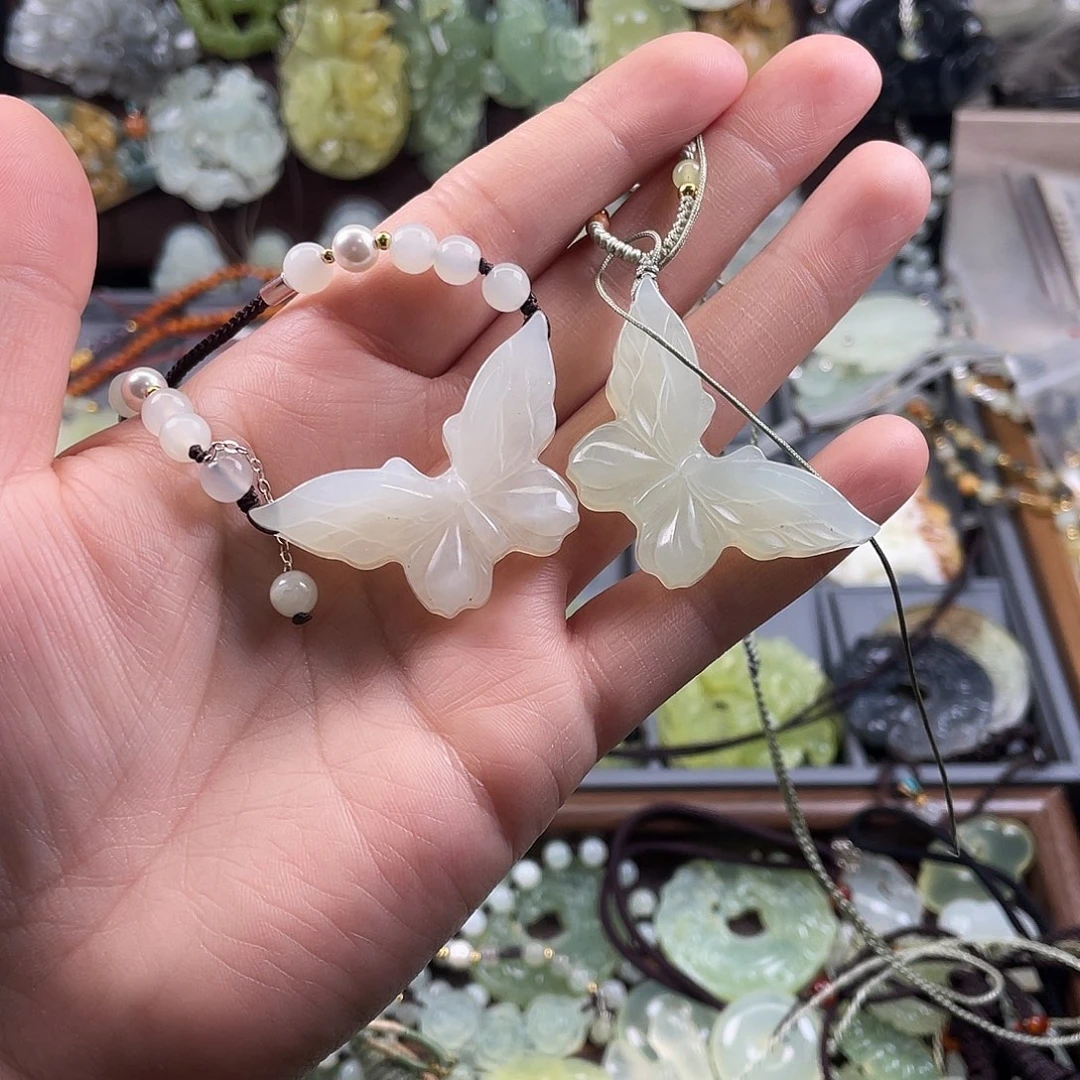 蛇纹石玉未镶嵌颈饰
