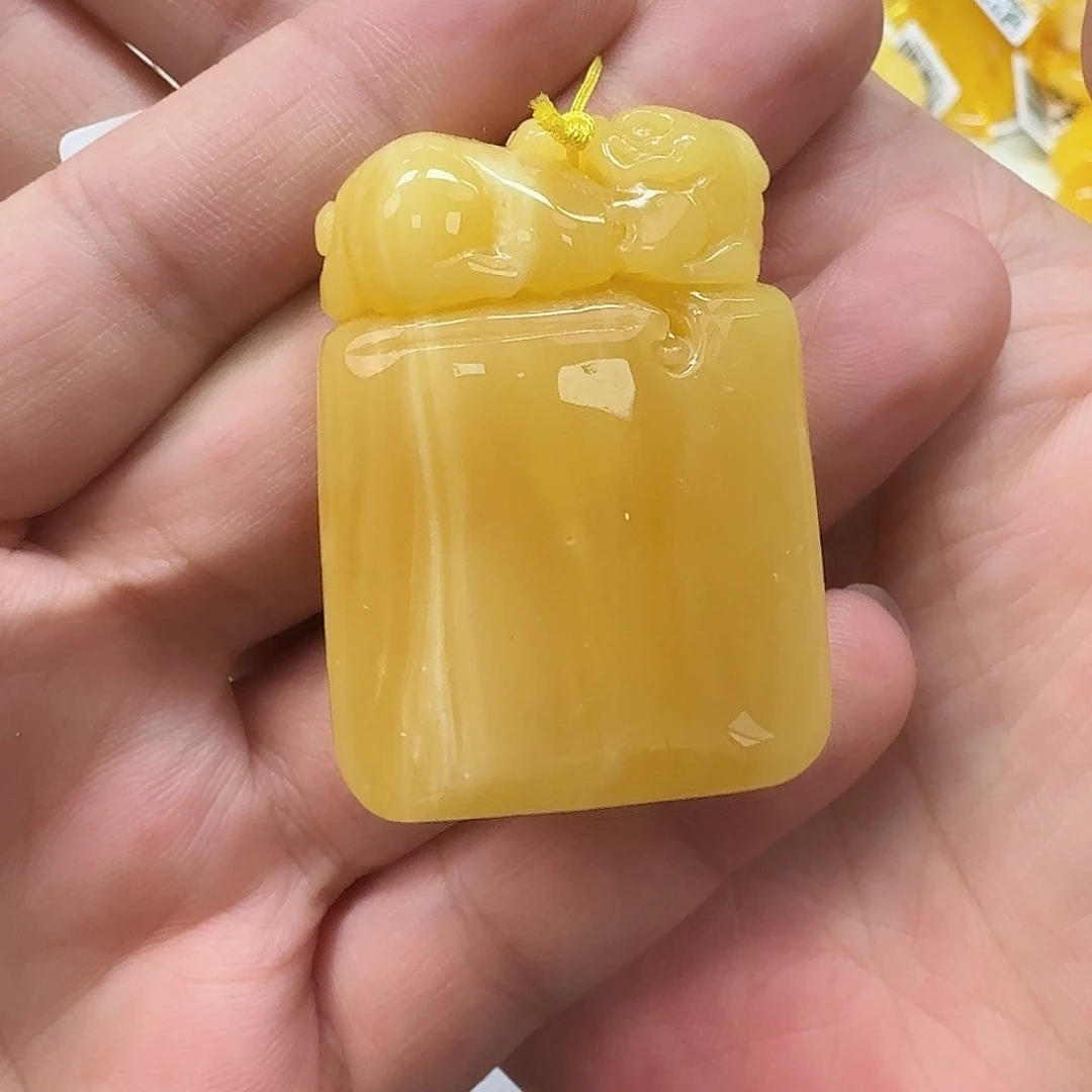 琥珀未镶嵌珠宝奇石22