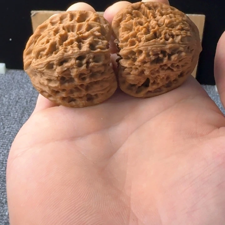 文玩核桃把件全品三角南疆