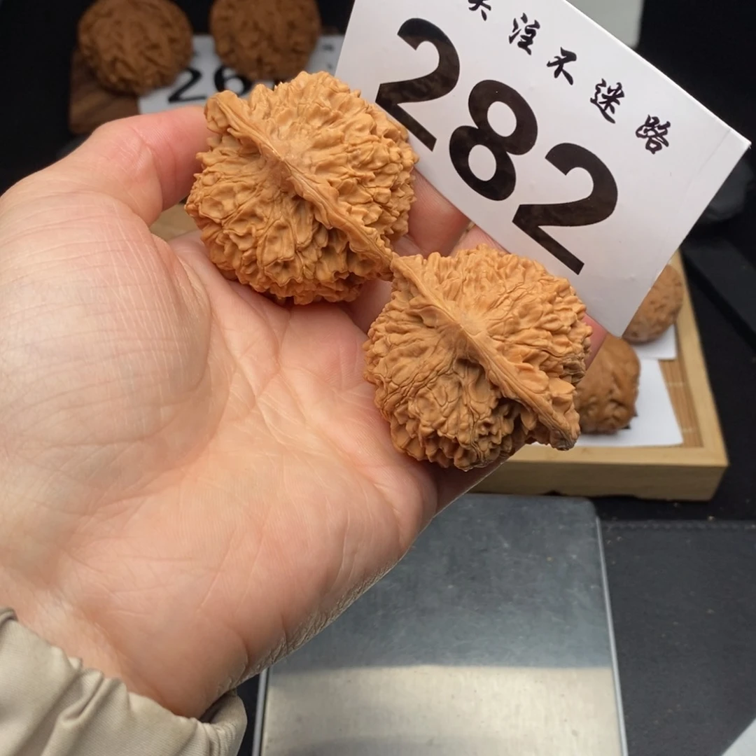 文玩核桃吊坠50官冒