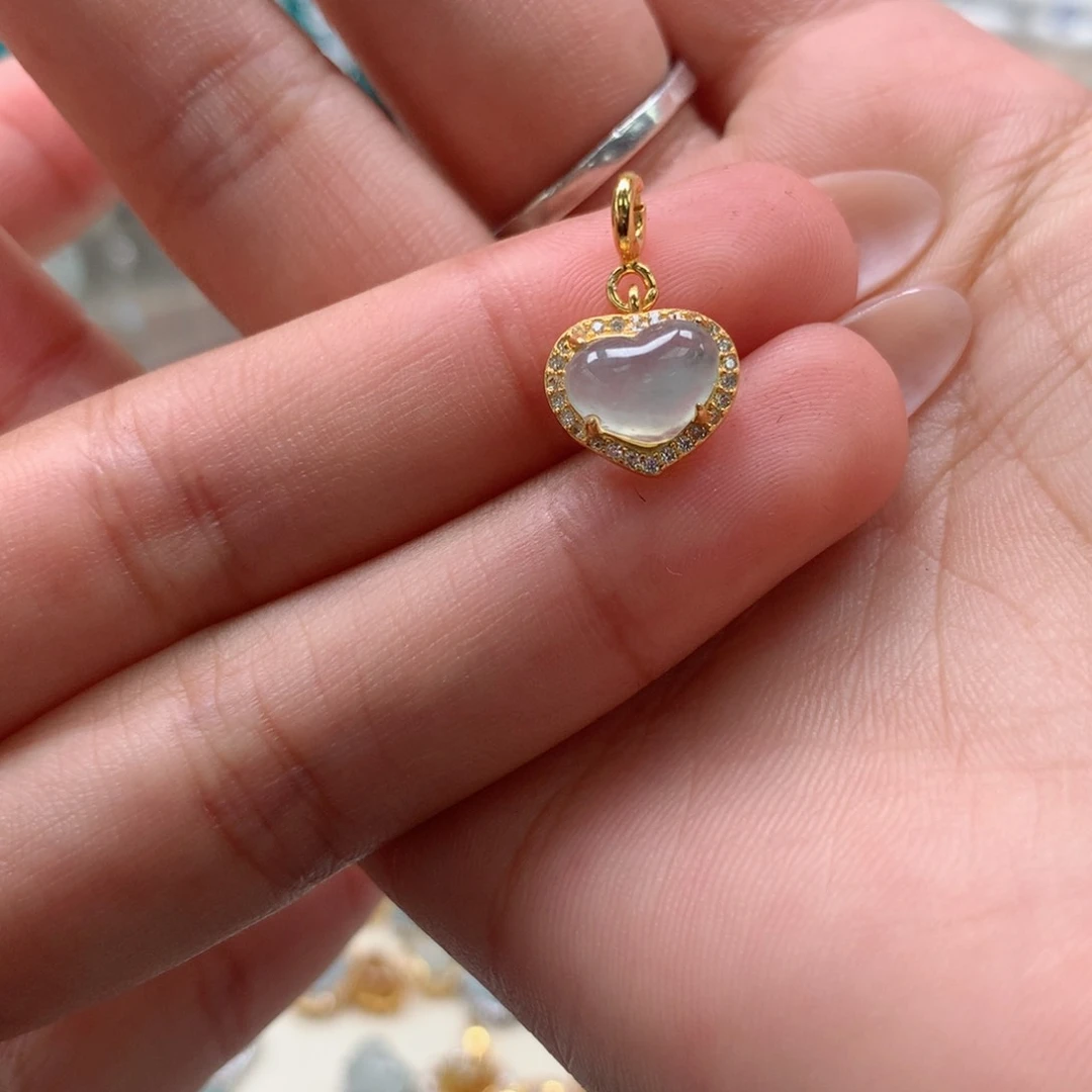 颈饰银S925镶嵌翡翠爱心提溜