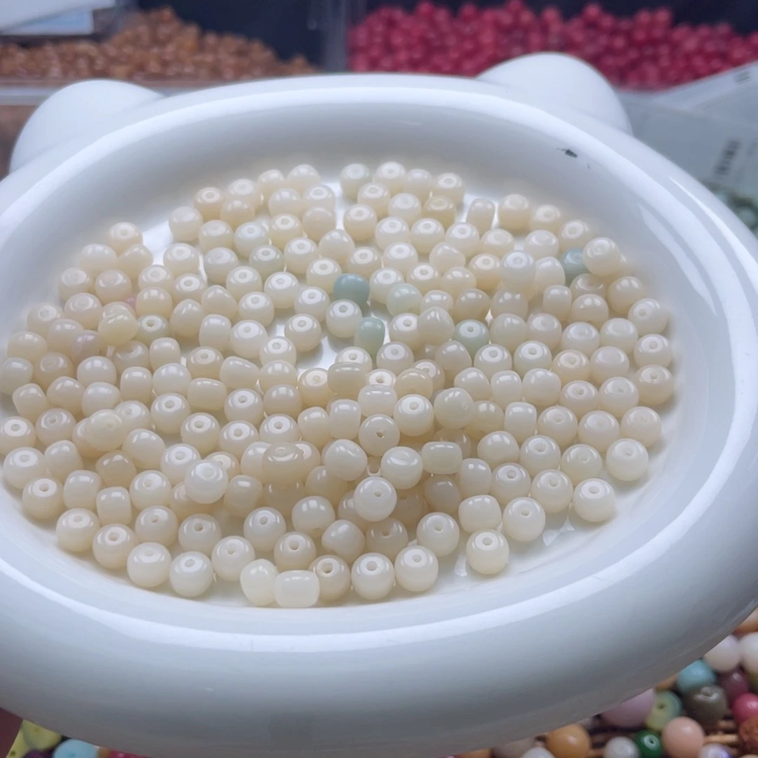 吊坠白玉菩提a8/100+50颗白玉墩墩
