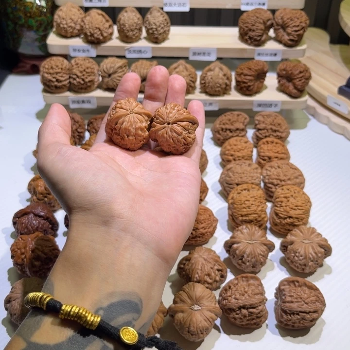 用***8吊坠文玩核桃收藏36全家福莲花