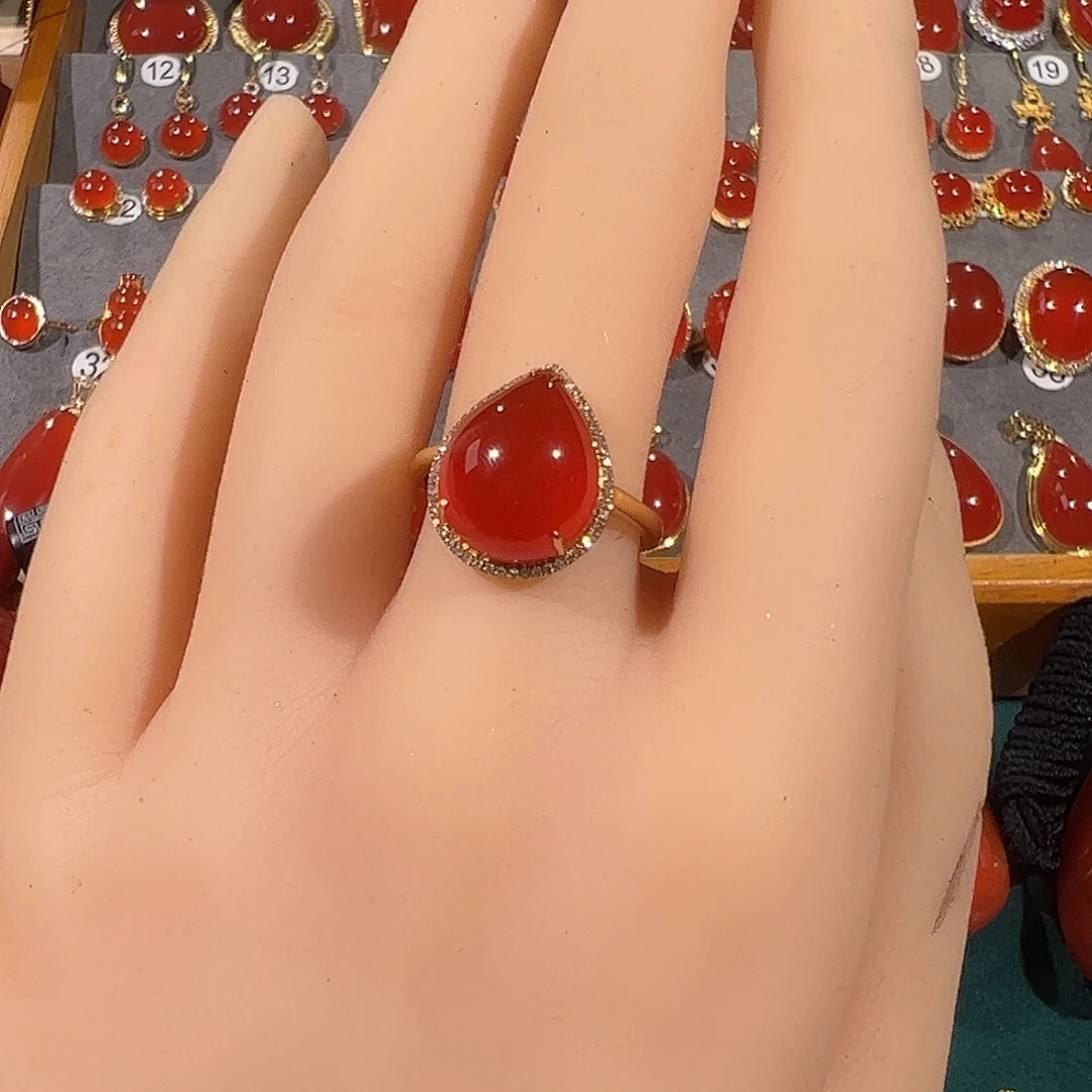 南红玛瑙18K金镶嵌戒指