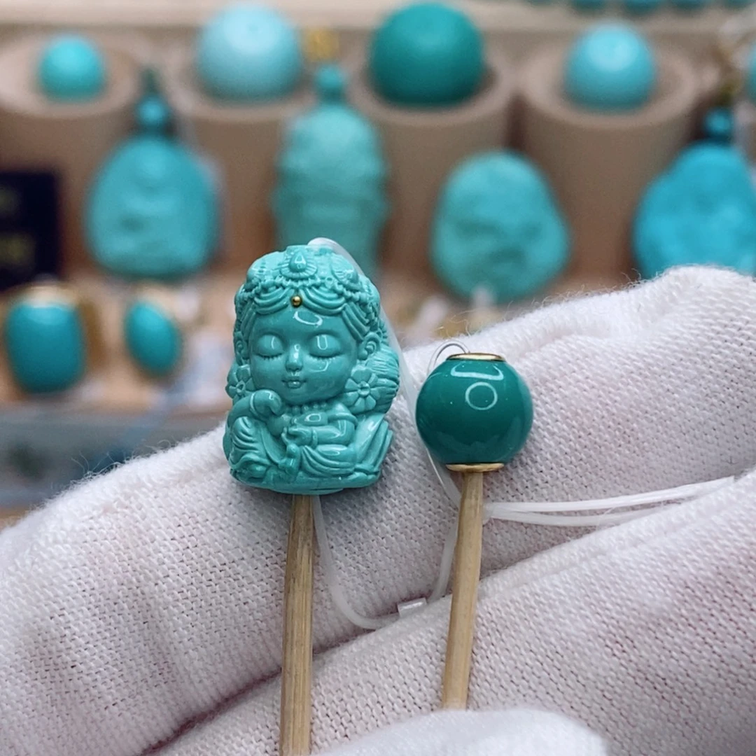 过***老绿松石未镶嵌珠宝奇石