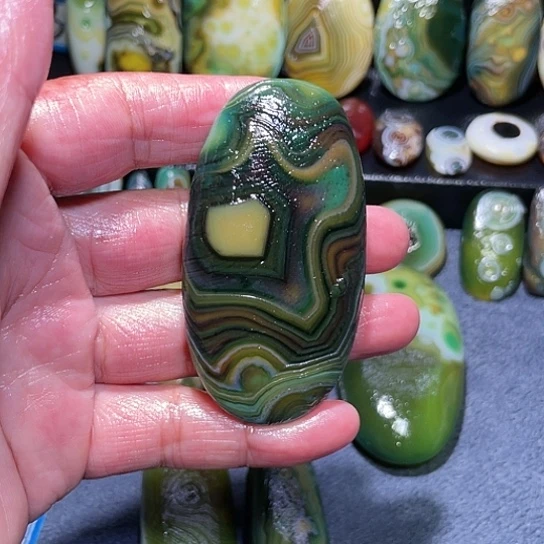 【闪购商品】未镶嵌玛瑙/玉髓珠宝奇石W****