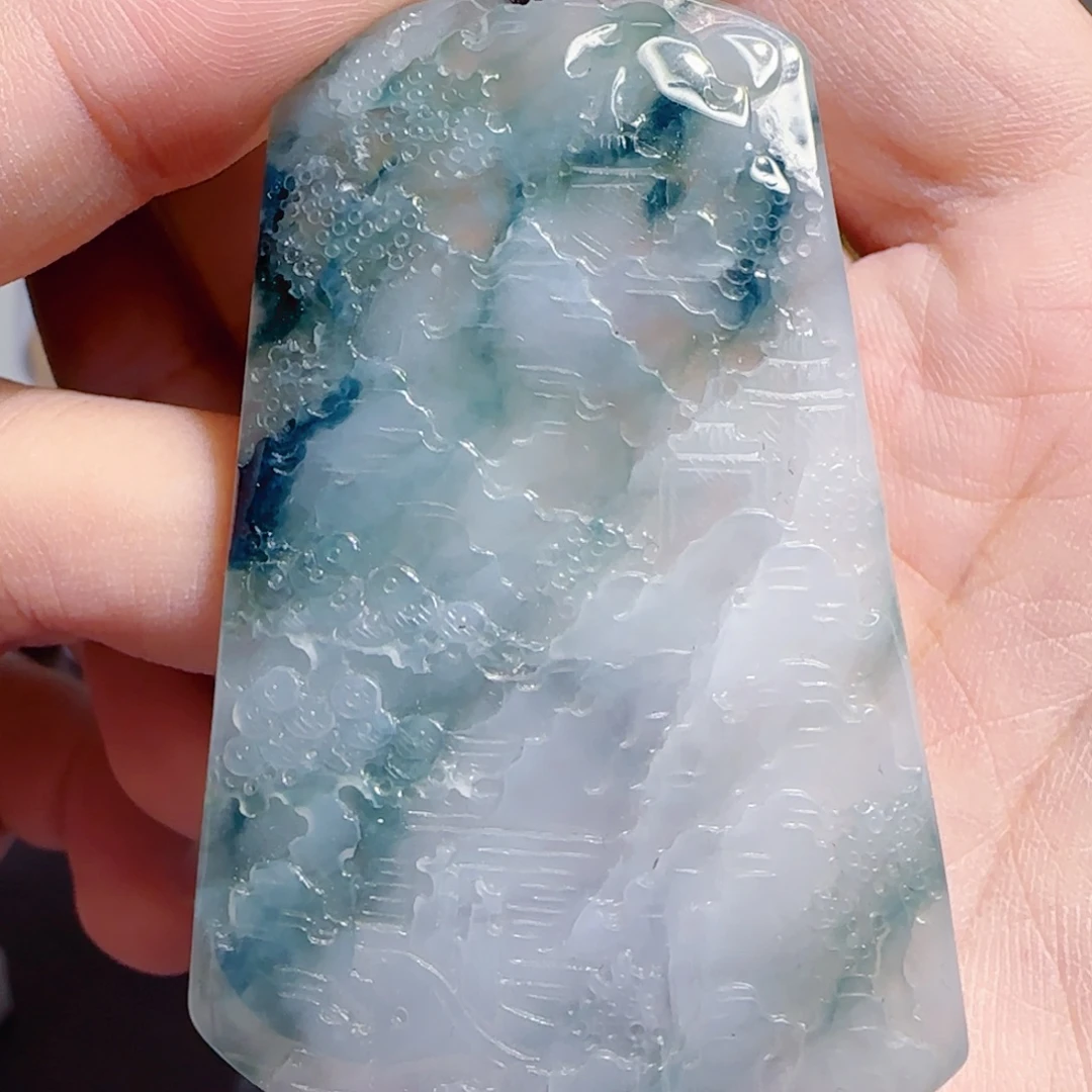 翡翠未镶嵌颈饰山水