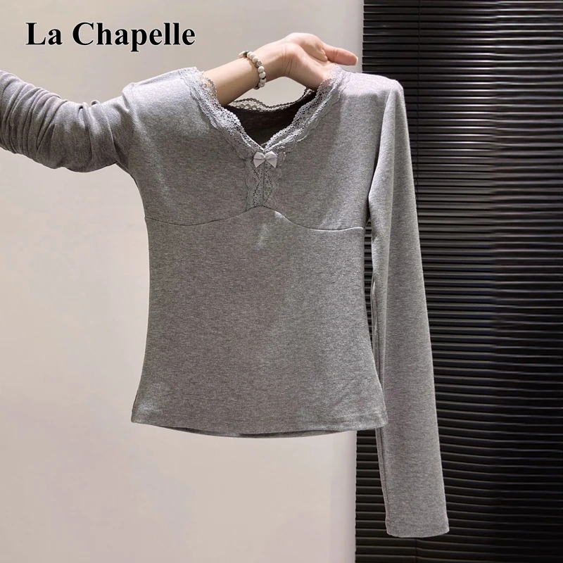 拉夏贝尔纯欲风蕾丝v领设计感灰色t恤女2025秋季修身内搭长袖ins