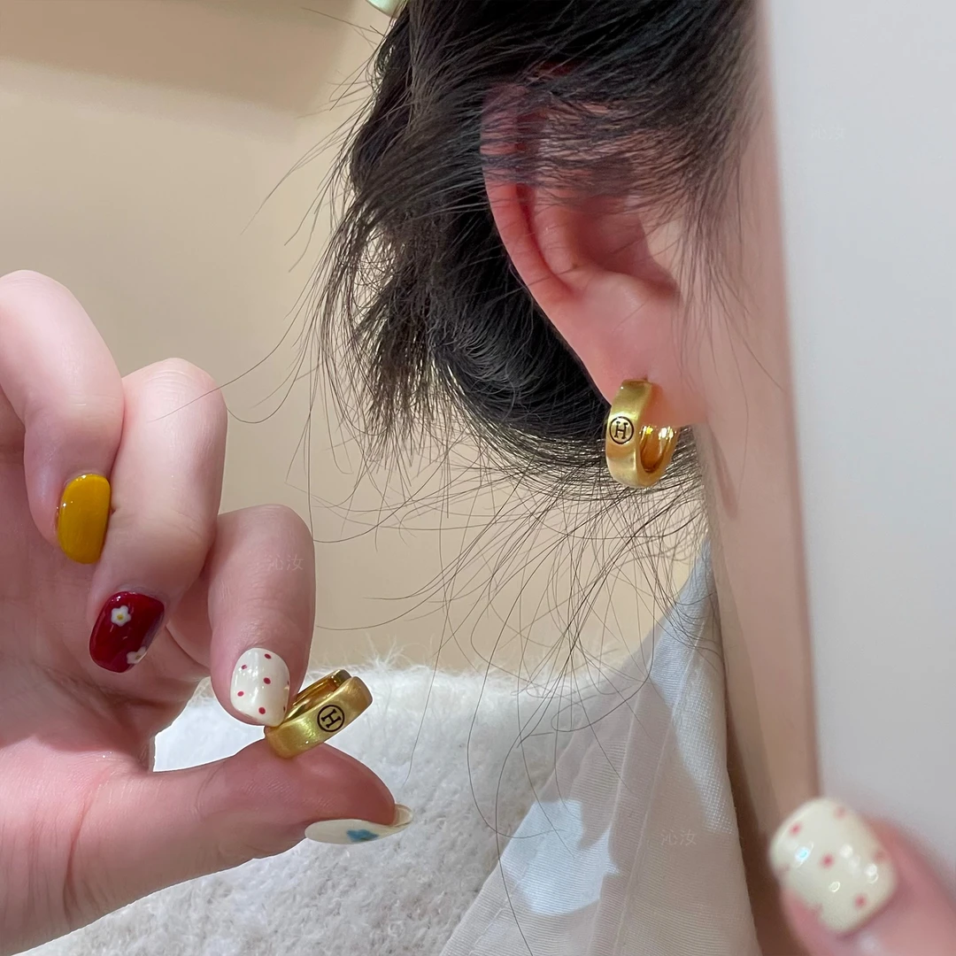 F592金色字母H耳扣小众小巧个性百搭简约气质