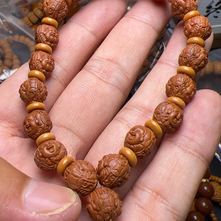 猴头核桃吊坠啦啦啦