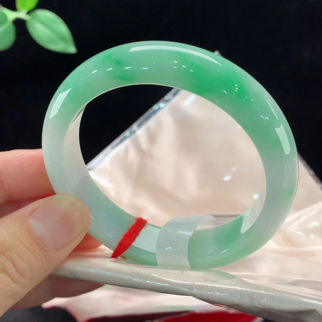 翡翠未镶嵌手镯1013