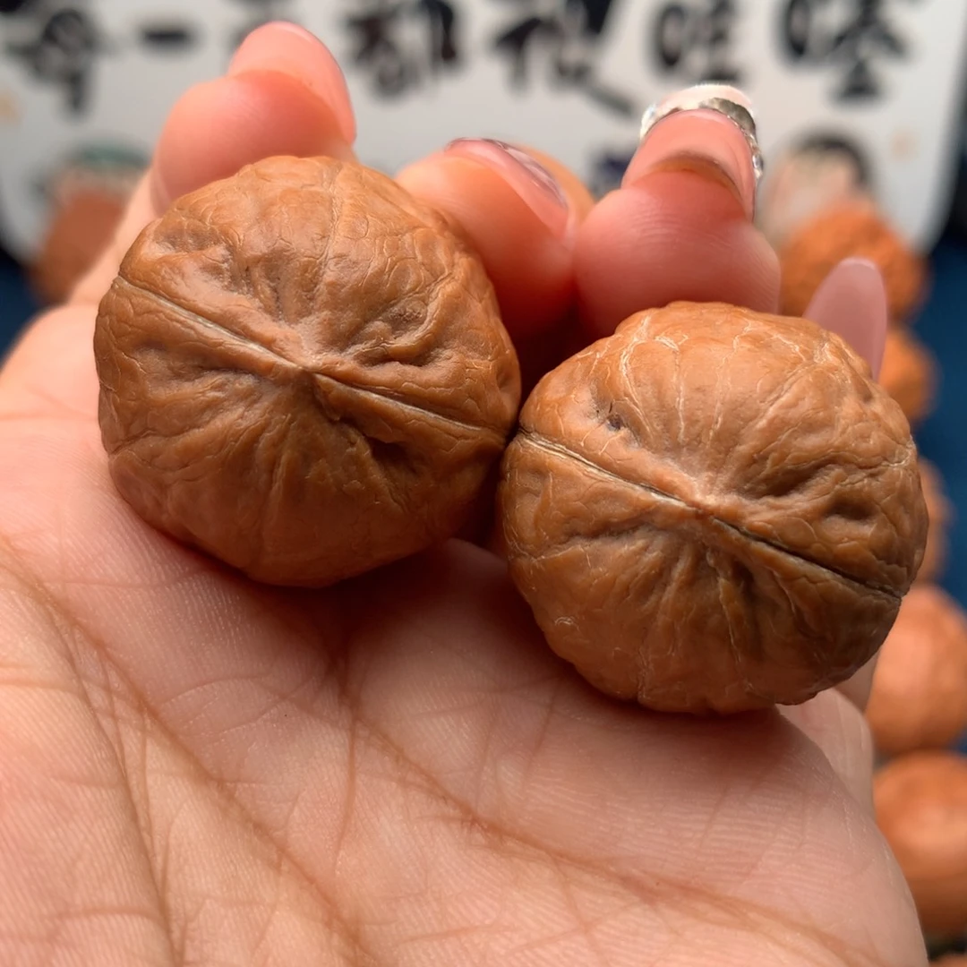 文玩核桃把件龙珠
