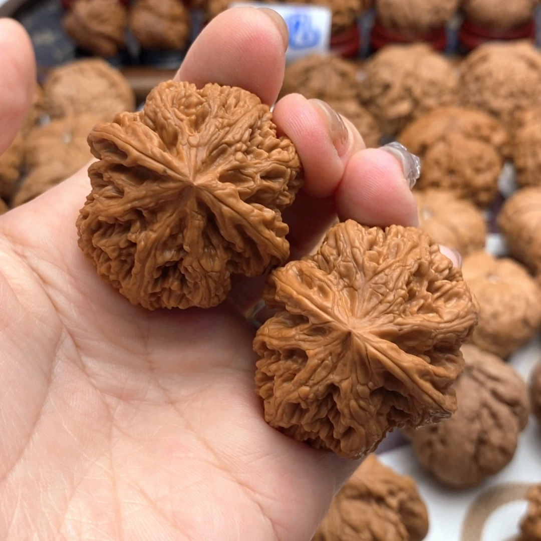 【闪购商品】文玩核桃把件39尺粗筋